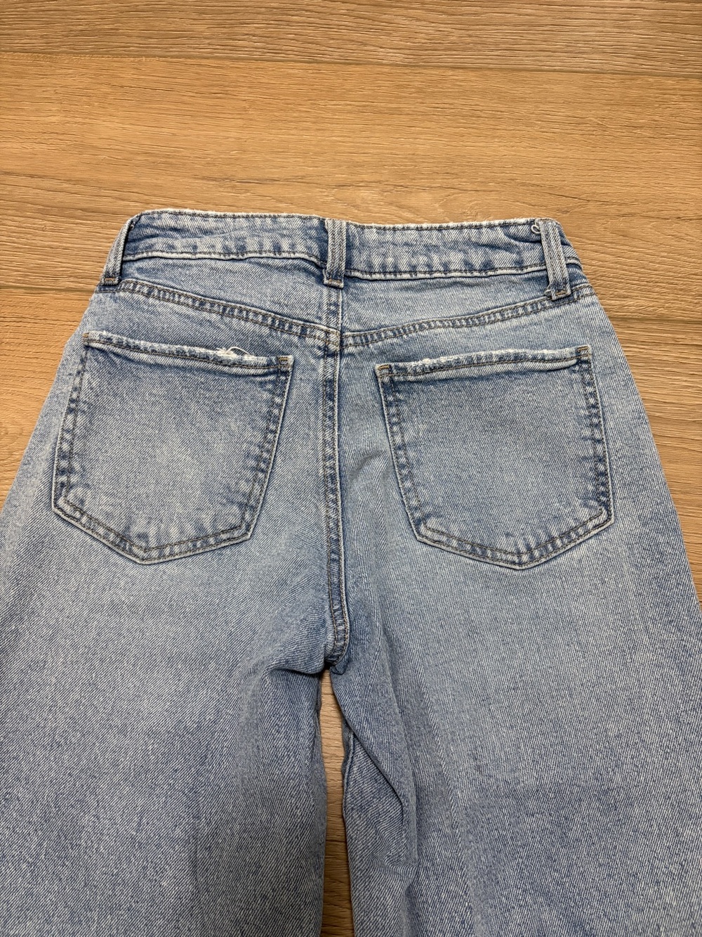 SO Juniors Size 3 or 26 Light Wash Straight Leg Jeans - Light Blue - Picture 4 of 4